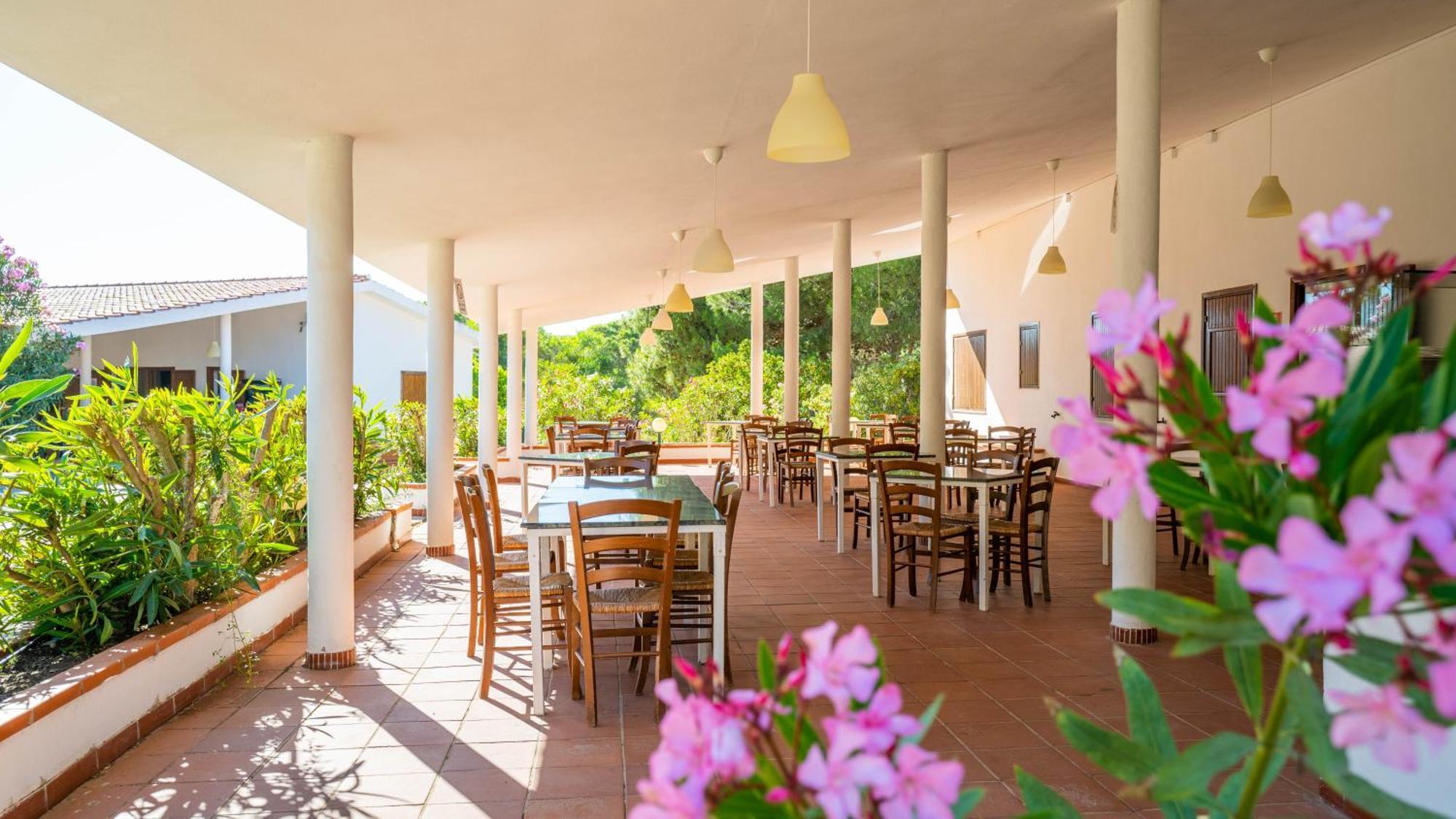 Happy Camp Mobile Homes In Camping Village Baia Paradiso Badesi Esterno foto